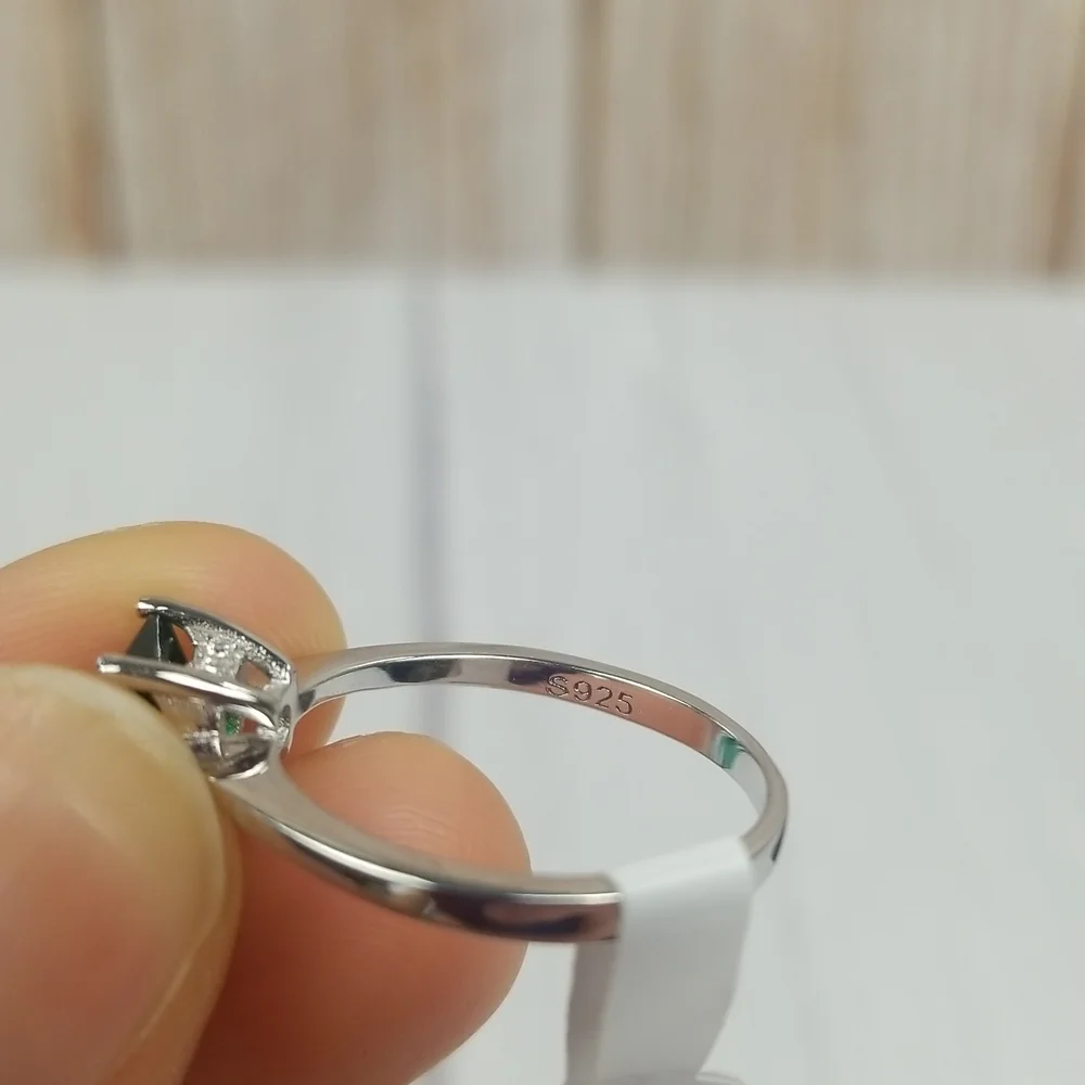 925 Silver CZ Green Ring Size 8-NWT Cubic Zirconia emerald color